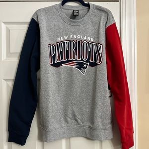 NWT New England Patriots crew neck sweatshirt size M